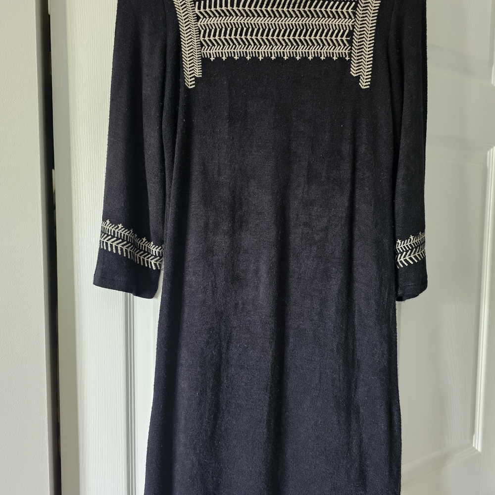 Chic Black Long Sleeve Dress with Embroidery